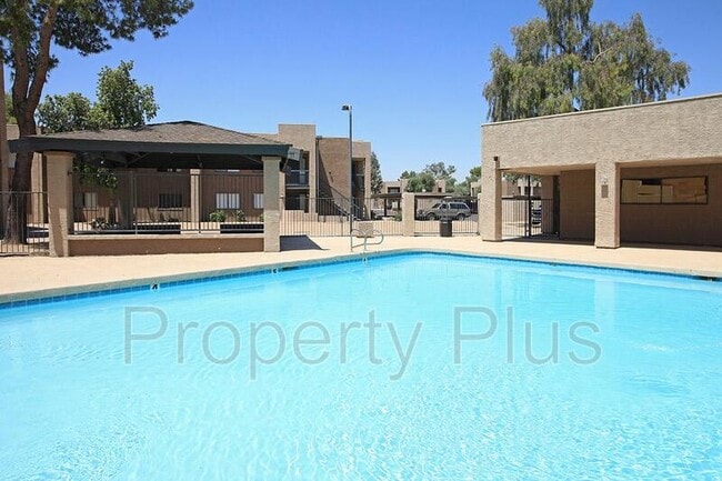 Photo - 3810 N Maryvale Pkwy Unidad Apt 2098