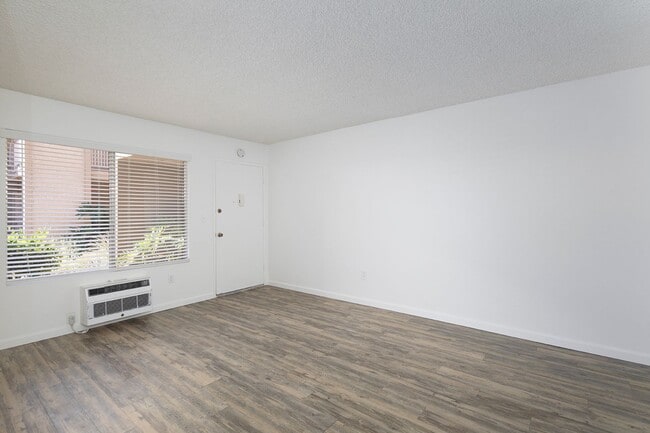 Photo - Trade Winds Apartments