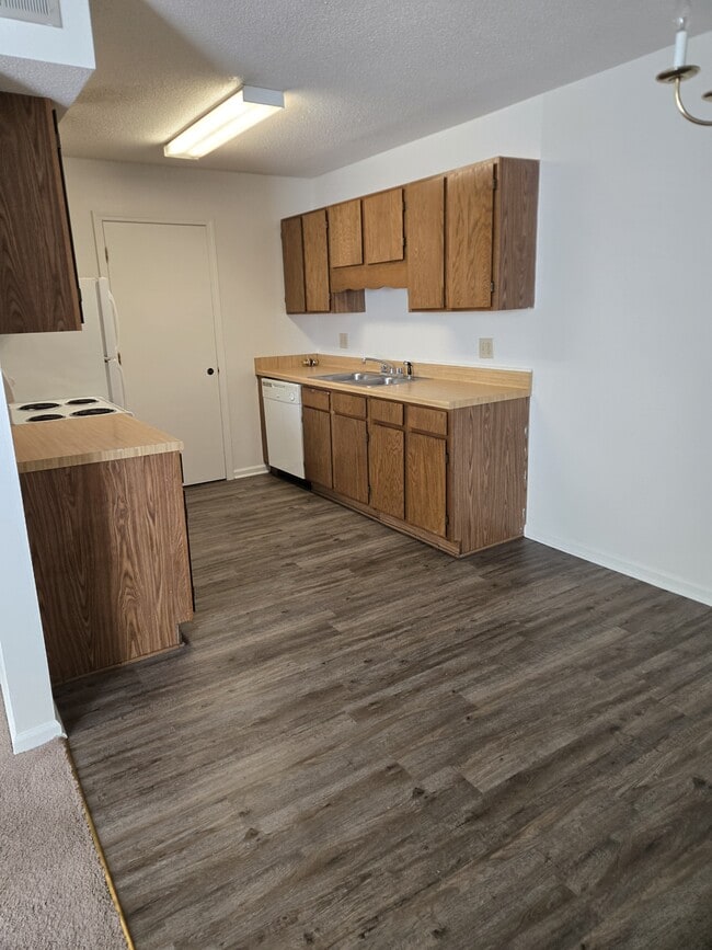 Photo - 3703 Southborough Rd Unidad C