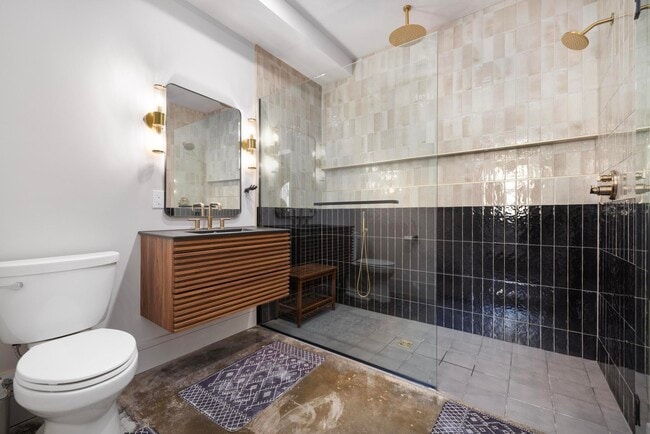 Building Photo - 18 Bank St Unit The Teller