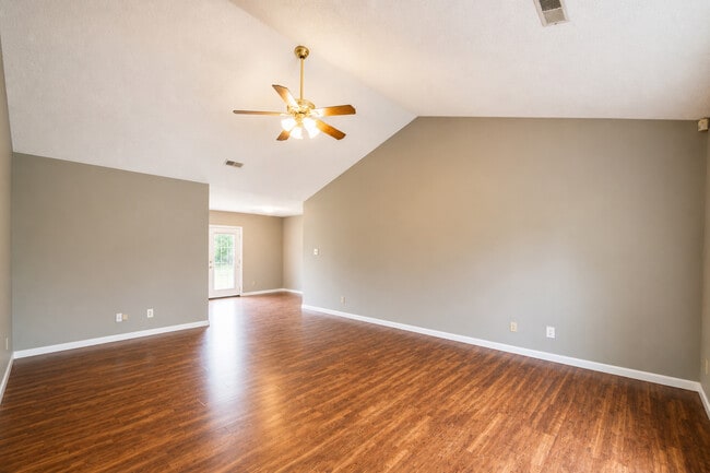 Photo - 317 Headrickview Dr