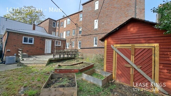 Photo - Completely Renovated 4 Bedroom 1 Bathroom Main Floor Unit Unit Main