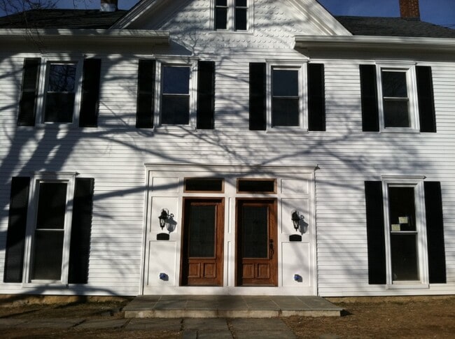 Photo - 100 Main St
