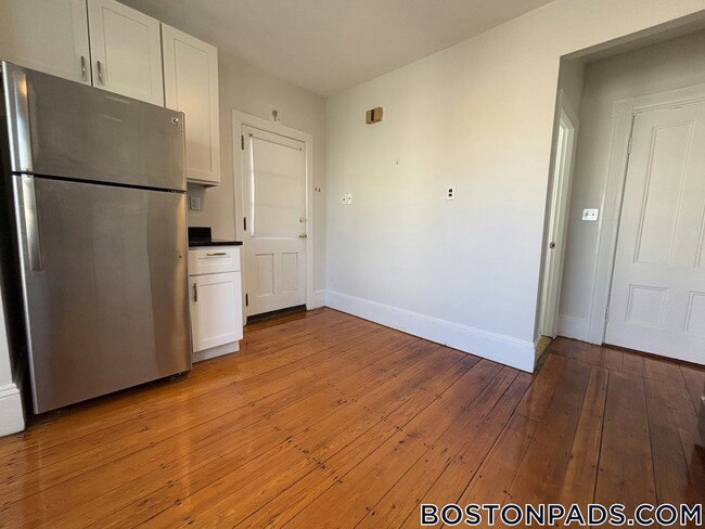 Photo - 141 Brown St Unit 2F