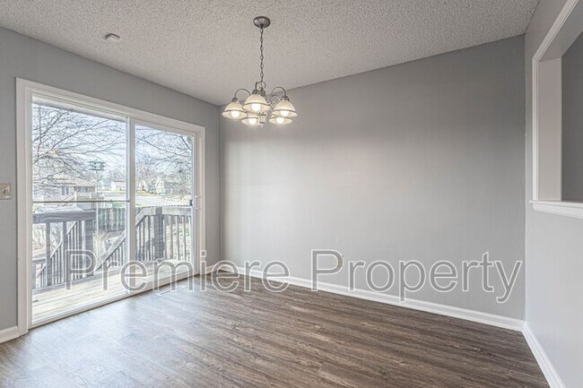 Photo - 604 NE Mimosa Dr