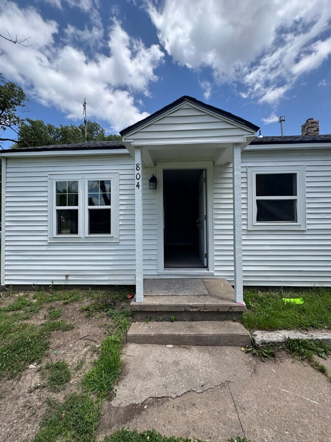 Photo - "Charming 1-Bed Duplex Retreat in Wichita – Spacious 1056 Sq Ft Home Awaits!"