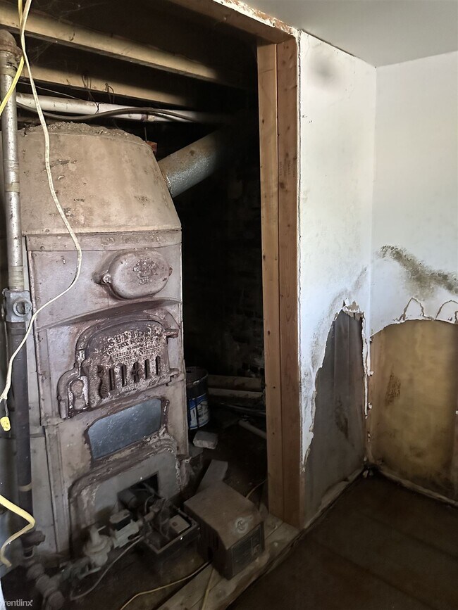 Photo - 3 br, 1 bath House - 2121 North Prospect Road