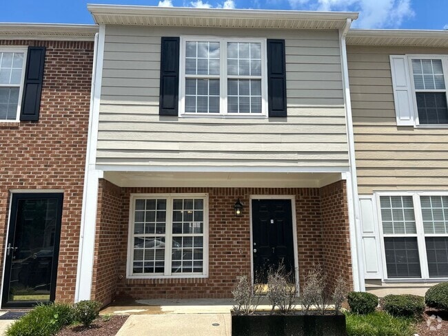 Building Photo - Updated 2 Bed | 2.5 Bath Townhouse in Clayton