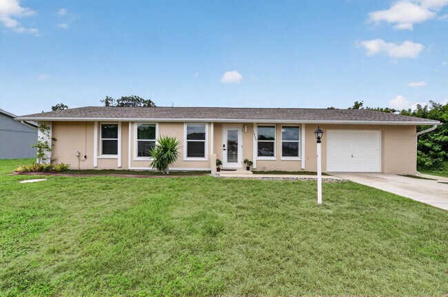 1057 Tropical Ave NW
