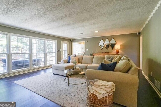 Photo - 701 Willow Ridge Dr NE