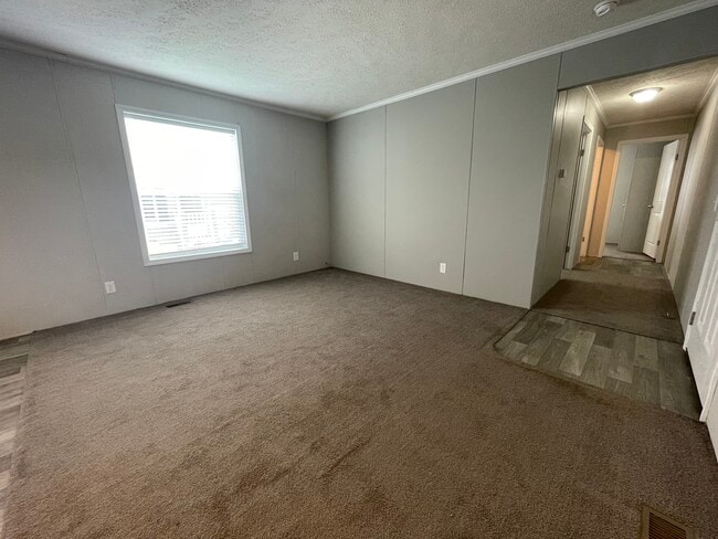 Photo - 16185 Notre Dame St