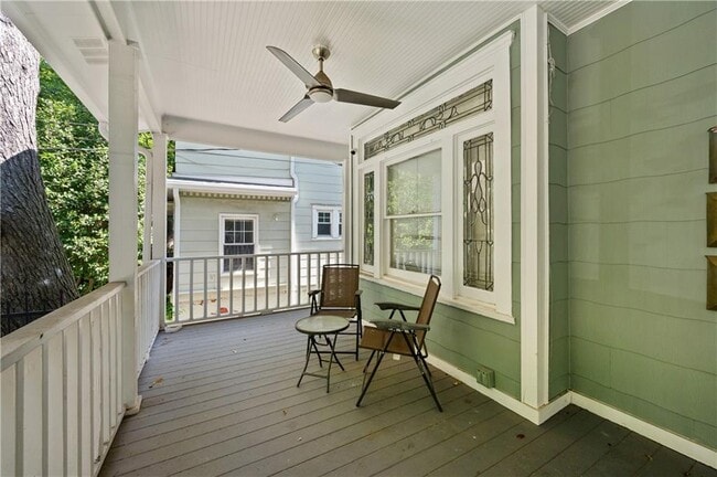 Photo - 693 Myrtle St NE