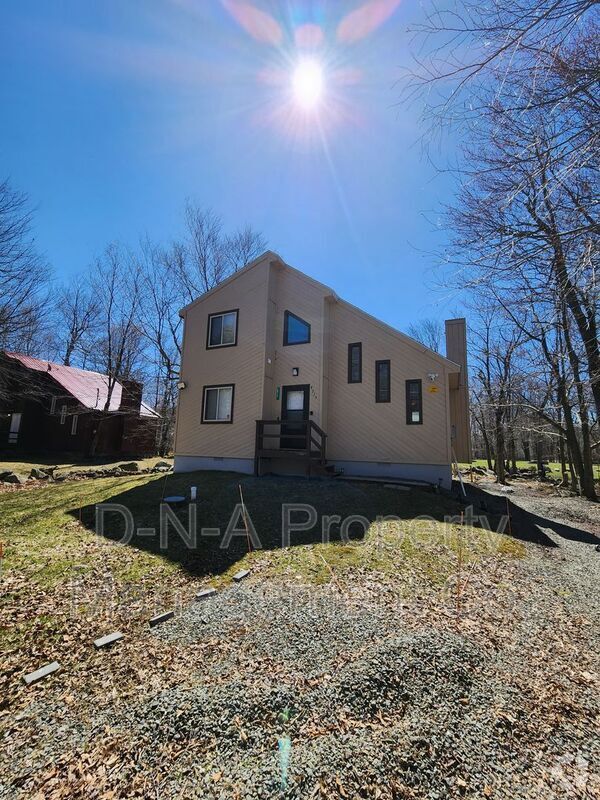 Building Photo - 1872 Beverly Ct Rental