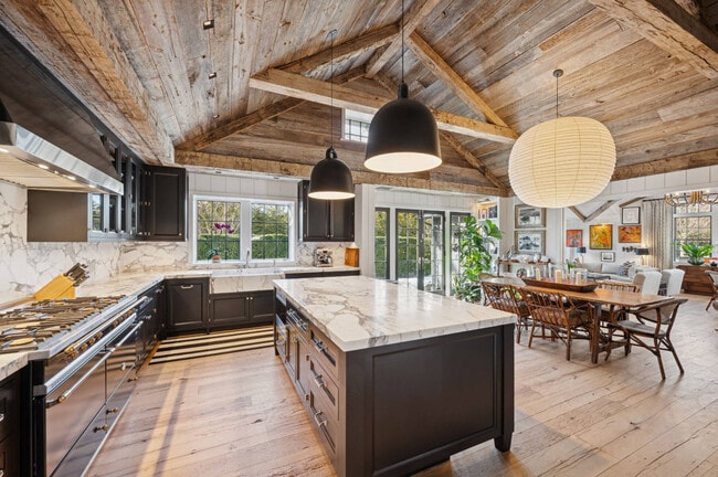 Photo - 52 Wireless Rd