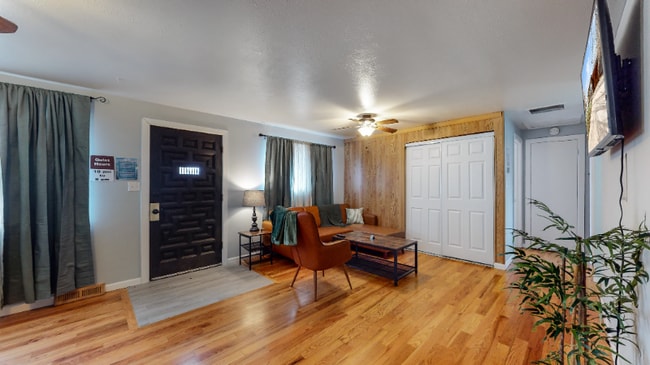 Photo - 1242 Elder St