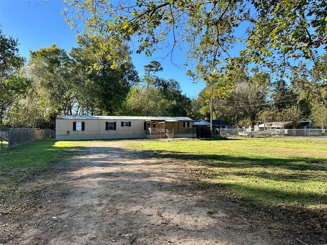 Building Photo - 16544 Live Oak Square Dr