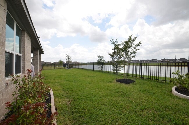 Photo - 1696 Daylight Lk Dr