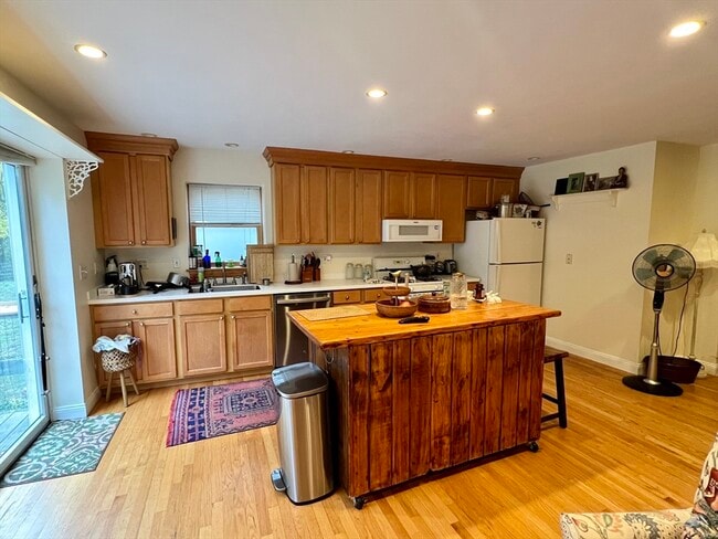 Photo - 46 Auburndale Ave