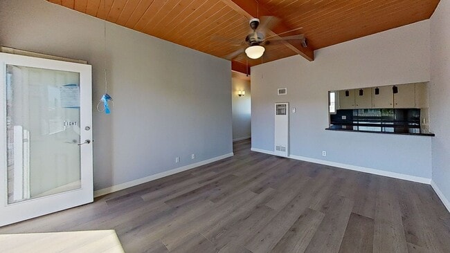 Building Photo - 2325 Kansas Ave Unit 8