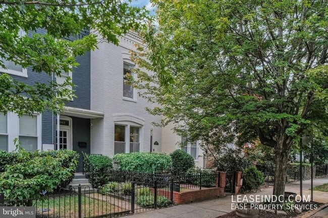 Photo - 1241 I St NE