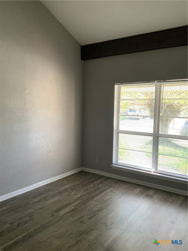 Photo - 1402 Dallas St