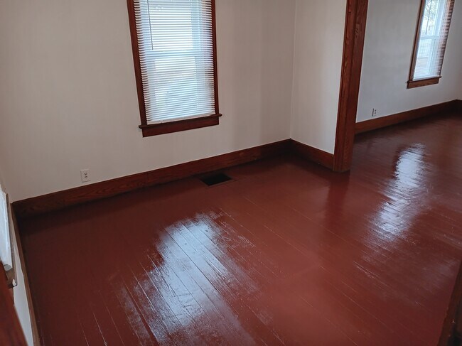 Dining room - 12 Monroe Ave
