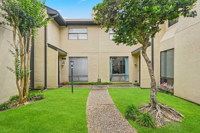 1116 Bering Dr Unit 25