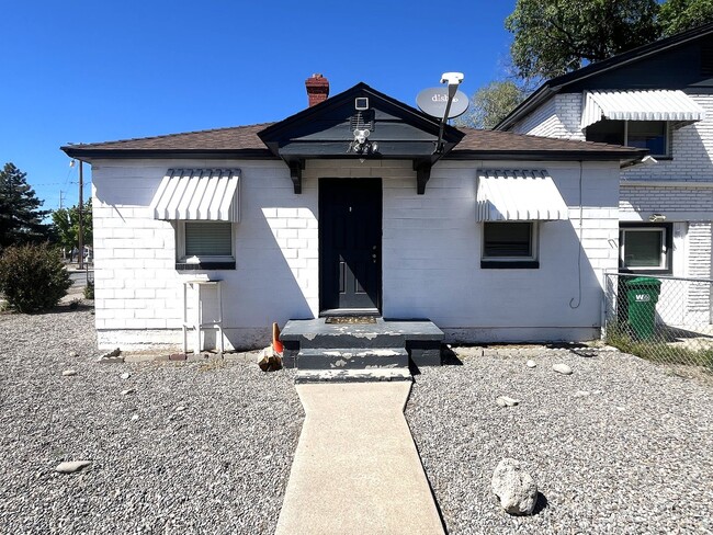 Stylish 2-Bedroom Home with Modern Upgrades! - Stylish 2-Bedroom Home with Modern Upgrades!