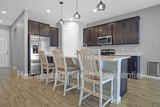183 Arlington Square Ct