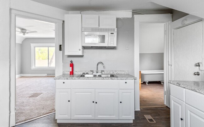 Photo - 1261 E 99th St Unidad 1261 E 99th St - B