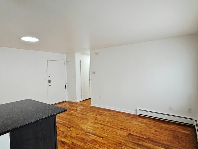 575-307 Living Room - 575 Farmington Ave