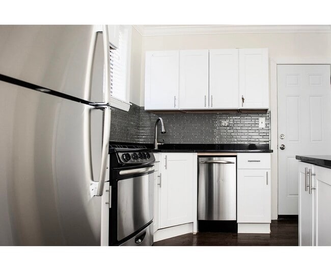 Photo - 3841 N Greenview Ave Unit 3W