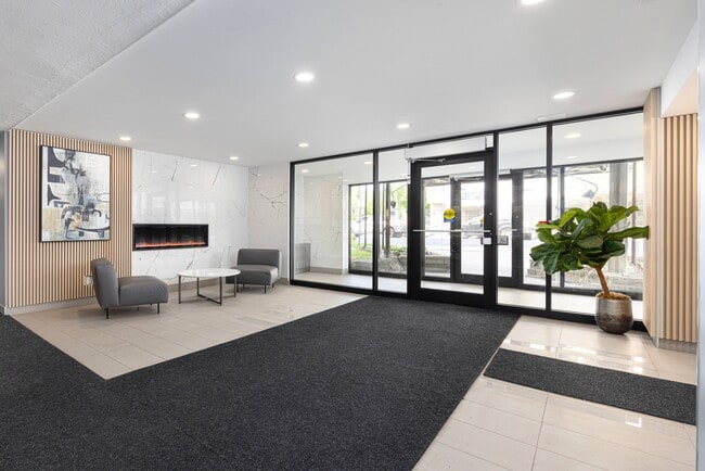 3575 BATHURST ST