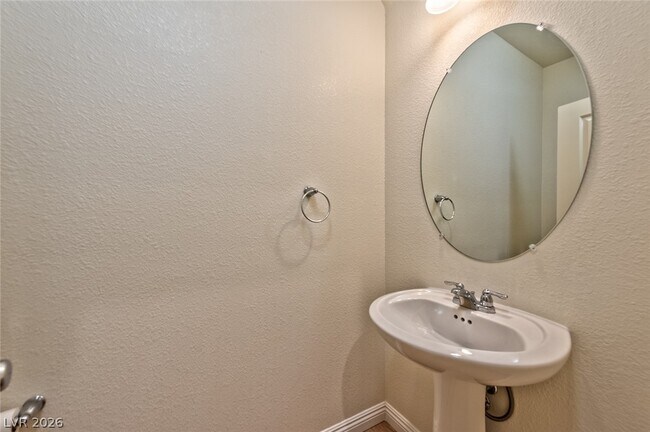 Photo - 863 Elmstone Pl
