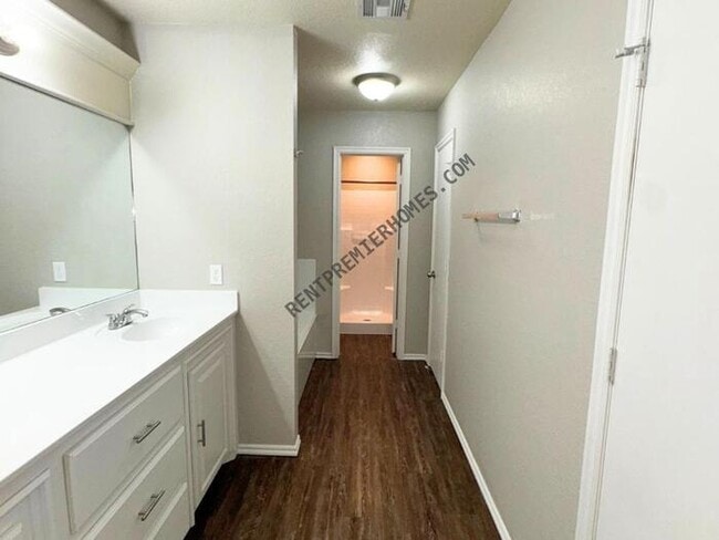 Photo - 241 W Pines Way