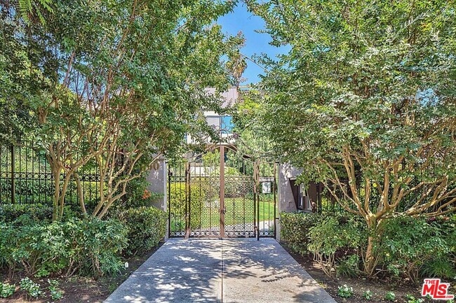 Photo - 950 Kings Rd Unidad 143