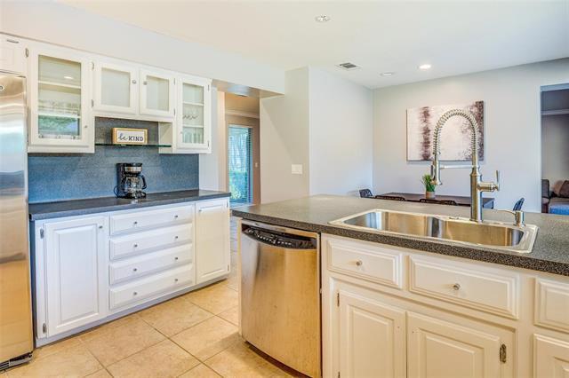 Photo - 6009 Black Berry Ln