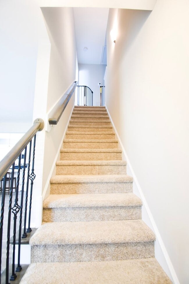 Photo - 4 Bedroom 3.5 Bath, No Pets