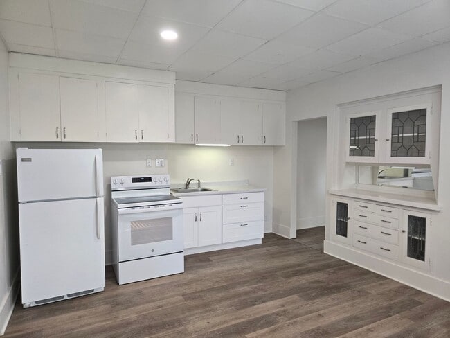 Photo - Arlington Pl. Triplex - EBB001 Unit 1