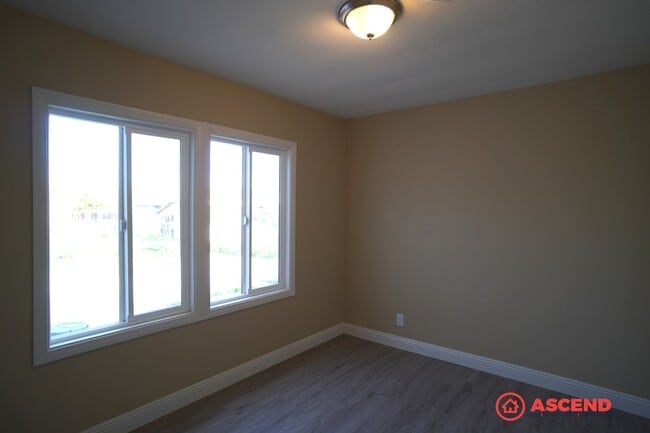 Photo - Adorable 4 Bedroom Bungalow!