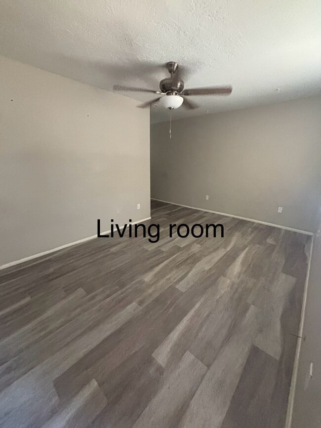 Building Photo - 10805 N 17th Dr Unit 1 Rental