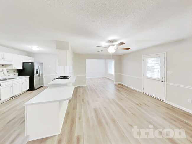 Photo - 437 Bradford Cir