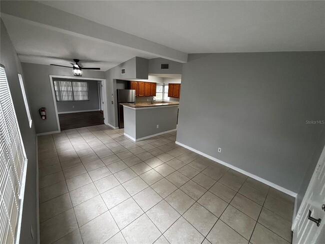 Photo - 1463 Renton St