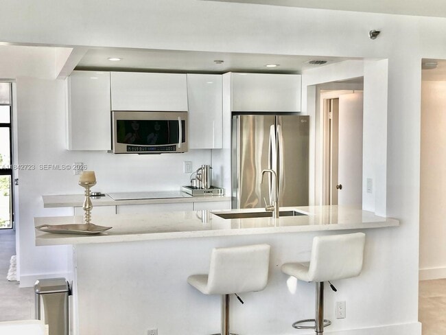 Photo - 2555 Collins Ave Unit PH214
