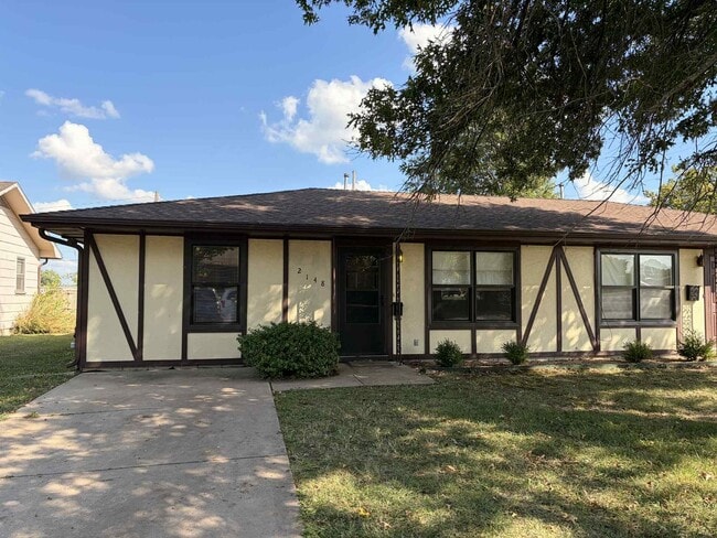 Building Photo - 2148-2150 Forest Dr. Unit 2148 Forest Drive