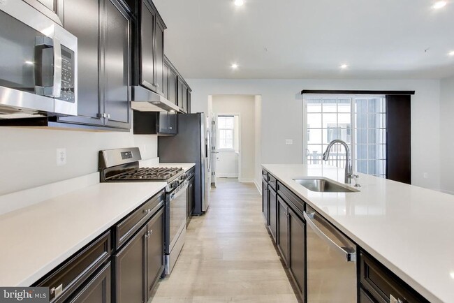 Building Photo - 11330 Meridian Hill Way