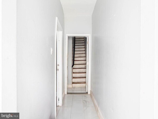 Photo - 2327 N Carlisle St Unidad 1