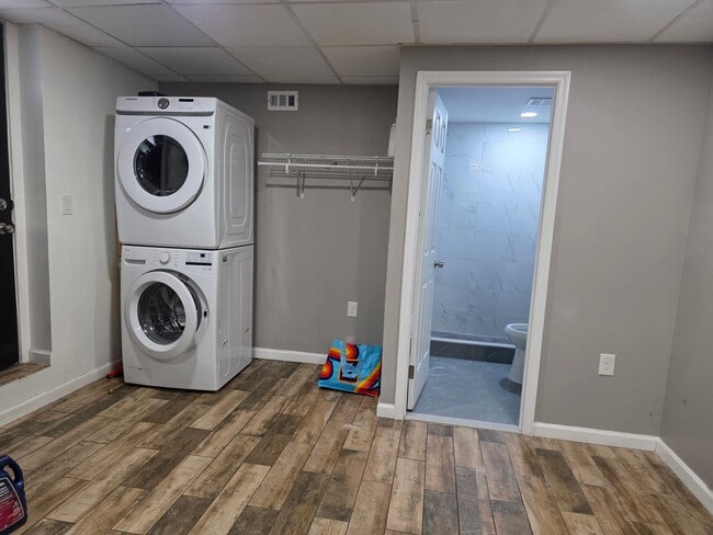 Photo - 944 Carver St Unit 1