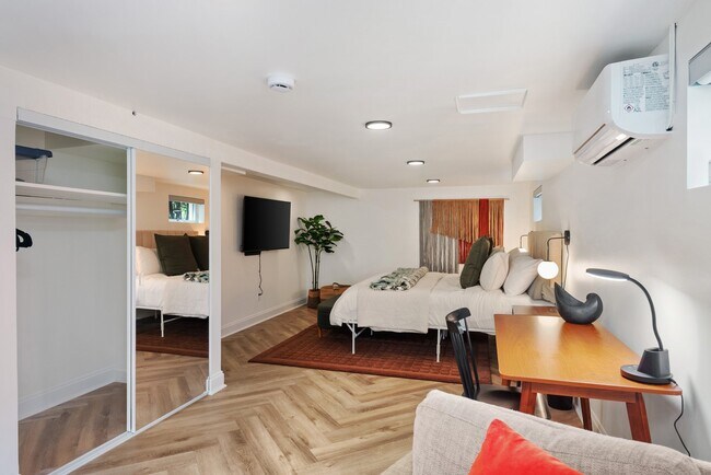 Photo - 2314 NE Flanders St