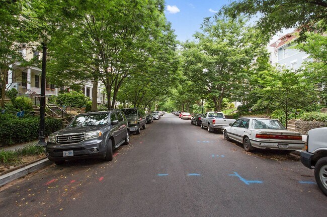 3110 18th St NW Unidad 2